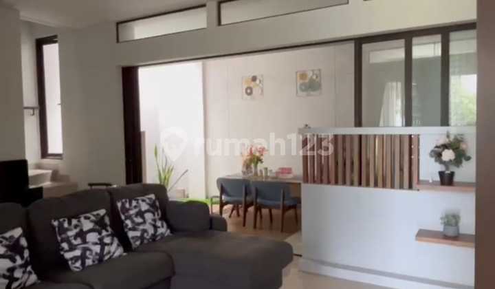 Rumah 2 Lantai Minimalis di Summarecon, Bandung 2