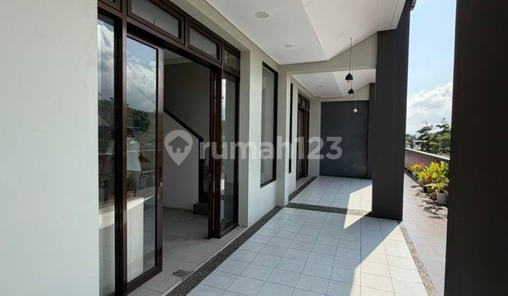 2 Ruko Rendeng in Tatar Simakirana, Kota Baru Parahyangan 2