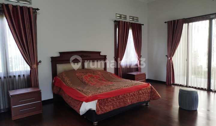 Comfortable Green Home in Bandung from the Past, New City of Parahyangan Comfortable Green Home in Bandung from the Past, New City of Parahyangan