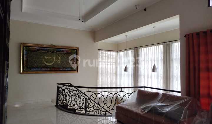 Rumah 2 Lantai Furnished di Kota Baru Parahyangan 1