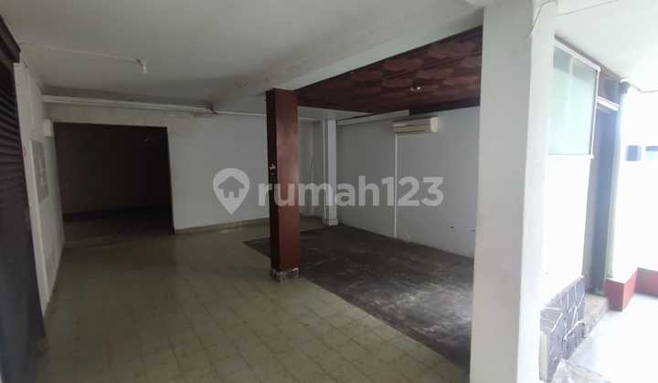 Rumah Luas Terawat di Mainroad Dago, Bandung 2