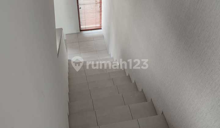 Rumah 2 Lantai di Tatar Jayaprakarsa Kota Baru Parahyangan 2
