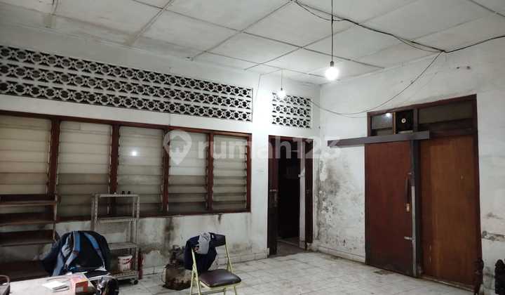 Main Road Commercial Space, Riau Street, Bandung