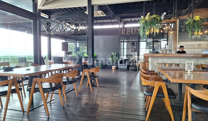 For Rent, Main Road Setiabudhi, Suitable for Offices