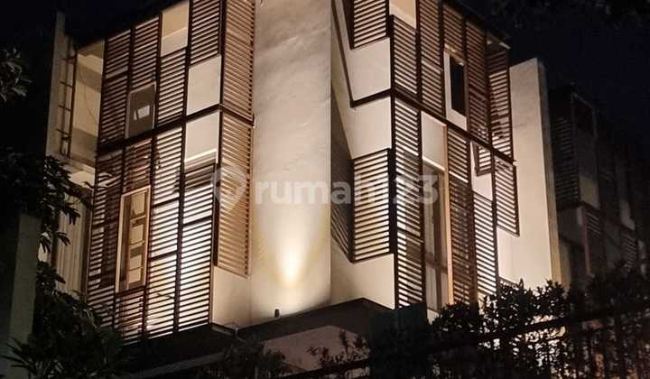 Rumah Nyaman di Greenwick Park, BSD City