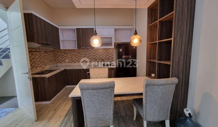 Dijual Rumah SHM di Citraland, Surabaya 1