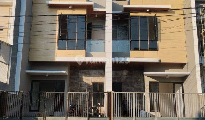 Rumah Dijual Kutisari Indah Dengan Row Jalan Terluas Bisa 5 Mobil Baru Gress Siap Huni Sisa 2 Unit Aja  1