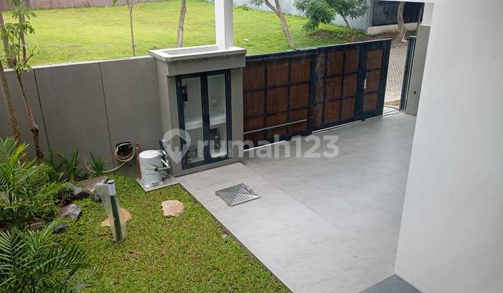 Rumah Citraland Utama, Gress Premium Mewah Private Lift