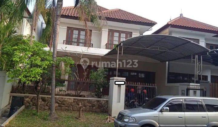 Rumah Bagus Furnished SHM di Graha Family, Surabaya 1