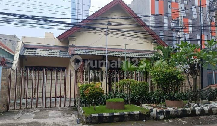 FOR QUICK SALE OLD COMMERCIAL HOUSE IN DOWNTOWN AREA, SURABAYA