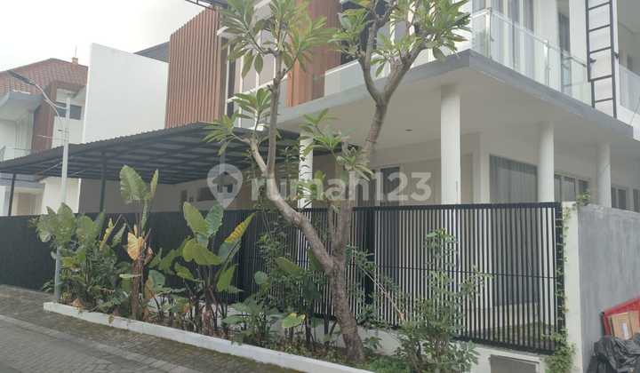 Dijual Rumah Vila Taman Gapura Citraland Surabaya 1