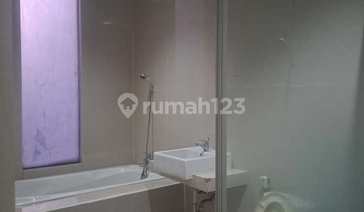 Dijual Rumah Vila Taman Gapura Citraland Surabaya 2