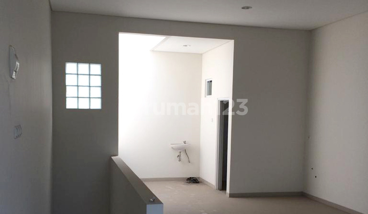 Sewa Nego Ruko 2 Lantai di Singgasana, Mekar Wangi, Bandung Sewa Nego Ruko 2 Lantai di Singgasana, Mekar Wangi, Bandung