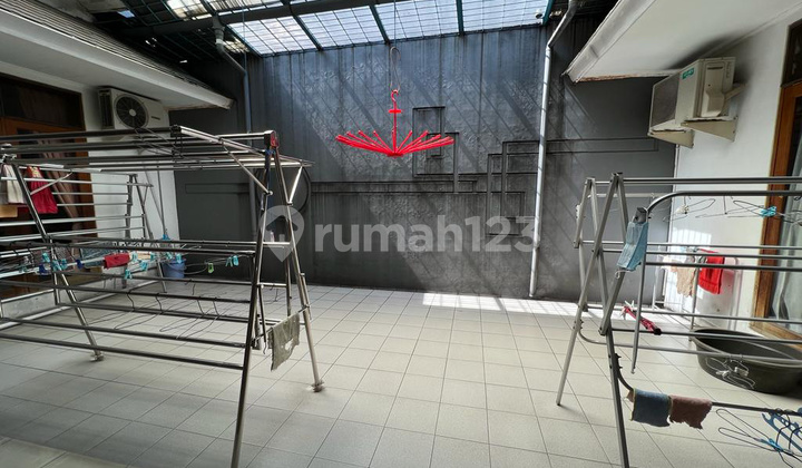 Jual rumah langka singgasana