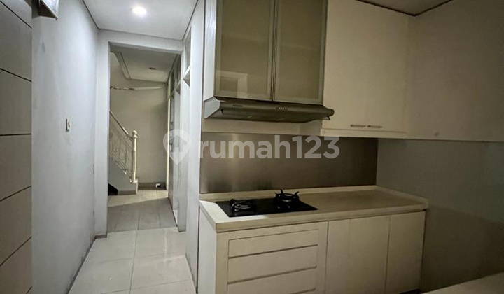 Jual langka rumah singgasana lokasi bagus