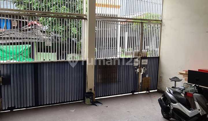 Dijual Cepat Ruko Luas, Terawat di Ampera Jakarta Utara