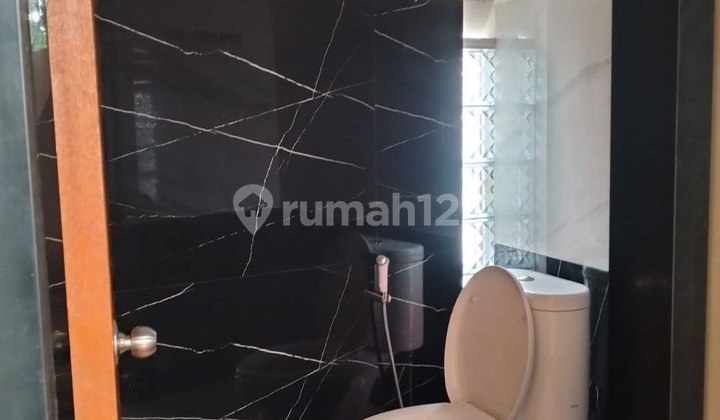 For Quick Sale: Residential House, Boarding House, and Business Space for 8 Million in Cisitu Dago 2