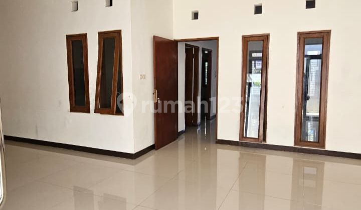 Dijual Rumah Minimalis Siap Huni Lokasi di Taman Kopo Indah 3 Bandung