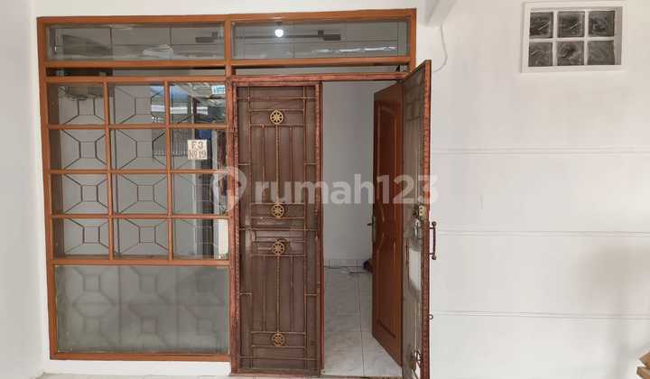Dijual Rumah 2 Lantai Nyaman Siap Huni Lokasi Strategis di Taman Holis Indah 1 Bandung
