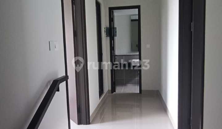 For Sale Well-Maintained Comfortable House Ready to Occupy Located in Summarecon Flora, Freya Type, Bandung 2
