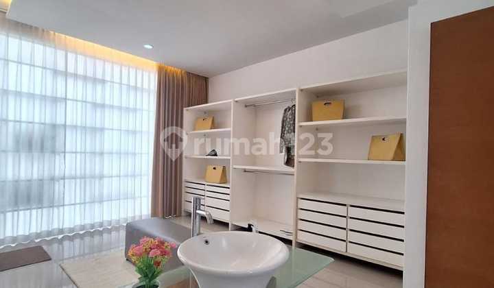 Disewakan Rumah Nyaman Siap Huni Moden Minimalis Lokasi Strategis di Town House Beverly Dago Bandung