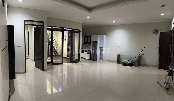 Disewakan Rumah Semi Furnish Di Mekar Wangi  1