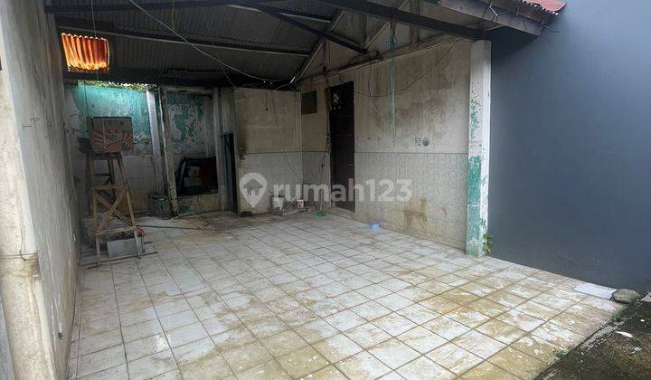 Dijual Cepat Rumah 2 Lantai Hook di Jakarta Timur Mepet NJOP 2