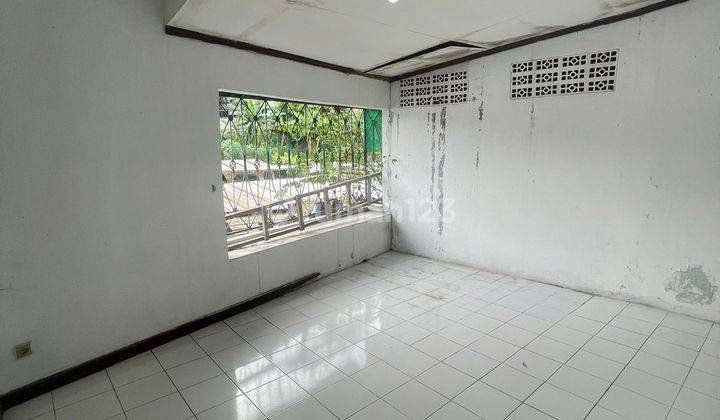 Dijual Cepat Rumah 2 Lantai Hook di Jakarta Timur Mepet NJOP 1