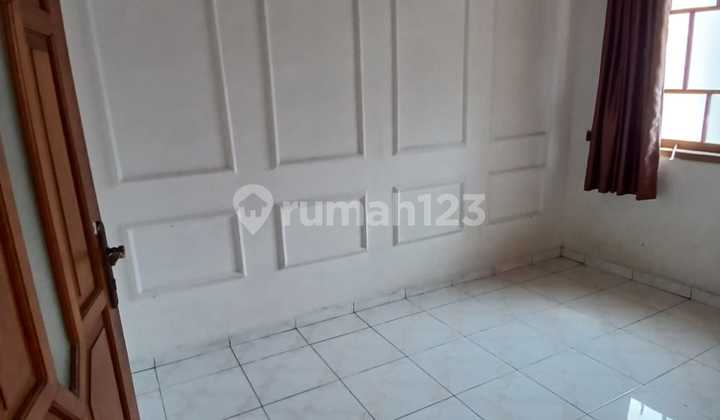 Disewa Rumah 2 Lantai Nyaman Siap Huni Lokasi Startegis di Antapani Bandung