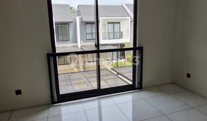 Dijual Rumah Nyaman Siap Huni Lokasi Strategis di Kota Baru Parahyangan Punawangi Bandung 2