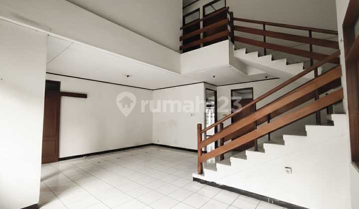 Disewakan Rumah Cocok untuk Kantor atau Tempat Tinggal di Kopo Melati Bandung 2