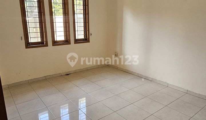 Minimalist House for Rent, Ready to Occupy, Located in Taman Holis Indah 2, Bandung. 1