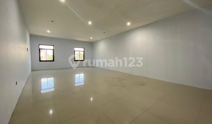 For Rent: 4-Story Shophouse Ready to Use, Located on Mainroad Leuwi Panjang Bandung.