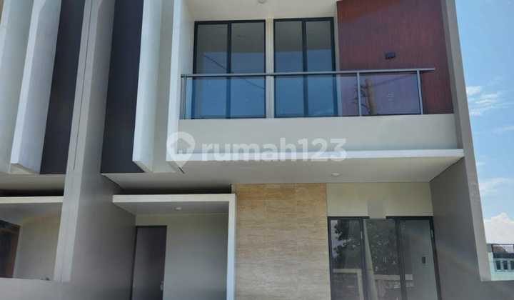 For Sale: Comfortable 2-Story House Ready to Occupy in a Strategic Location, Batununggal, Bandung For Sale: Comfortable 2-Story House Ready to Occupy in a Strategic Location, Batununggal, Bandung