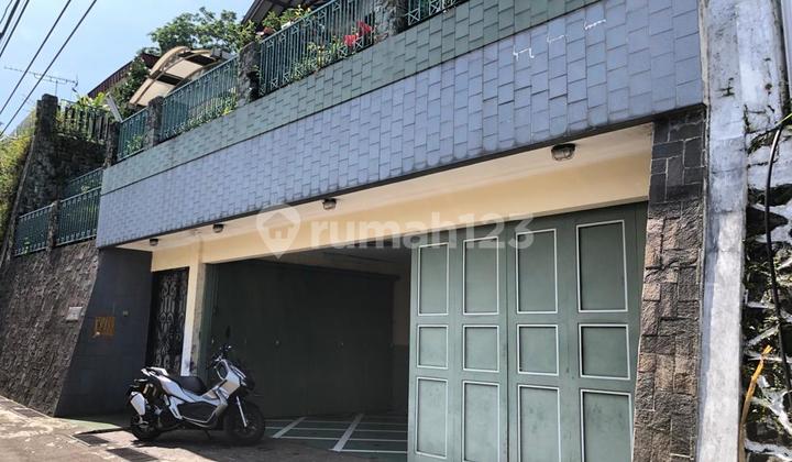 Dijual Rumah Nyaman dan Asri Siap Huni Minimalis Lokasi di Dago Bandung