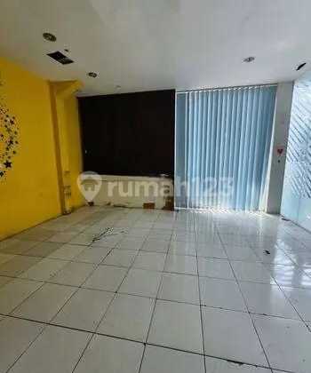 Disewakan Ruko atau Ruang Usaha 2 Lantai Semi Furnish Siap Pakai Lokasi di Sayap Riau Bandung 1