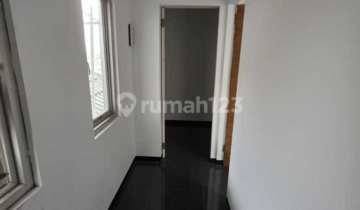 For Rent Ready-to-Use Shop House Suitable for Office Location at Singgasana Pradana Bandung 2