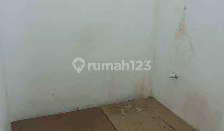 For Rent: 4-Story Shop House Ready for Use, Suitable for Business, Located on Main Road Jl Ahmad Yani Bandung. 2
