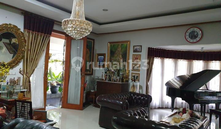 Dijual Rumah Megah Full Furnshed Siap Huni Lokasi di Setrasari Bandung