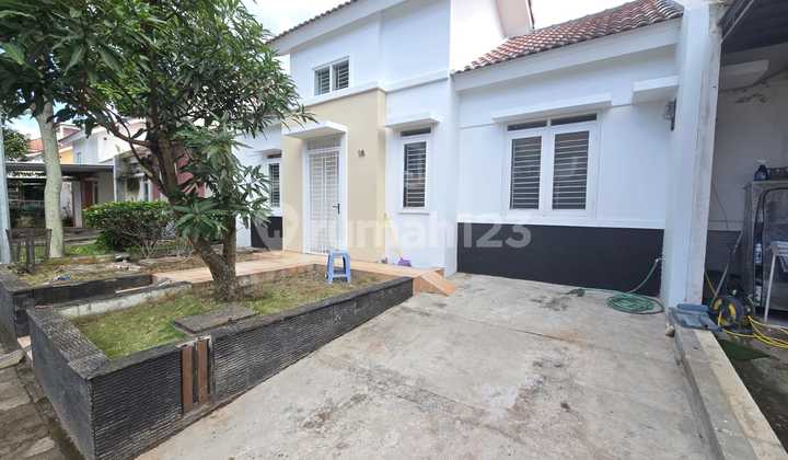 Dijual Rumah Cantik Modern Minimalis Siap Huni Lokasi di Kota Baru Parahyangan Banyak Sumba Bandung