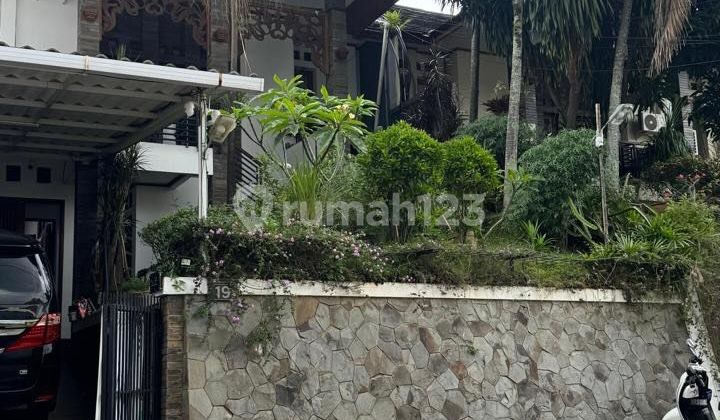 Dijual Rumah 2 Lantai Siap Huni Nyaman Terawat Lokasi di Setrasari Bandung