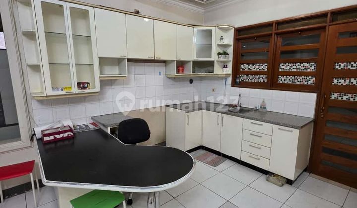 Disewakan Rumah 2 Lantai Semi Furnish siap Huni Lokasi di Mekar Wangi Bandung 2