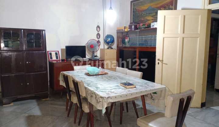 Dijual Rumah Cocok untuk Usaha atau Rumah Tinggallokasi Strategis di Jalan Ir H Juanda Bandung 2