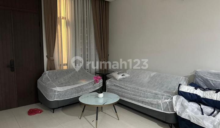 Disewakan Rumah Nyaman Siap Huni Semi Furnish Lokasi di Summarecon Cluster Emily Bandung