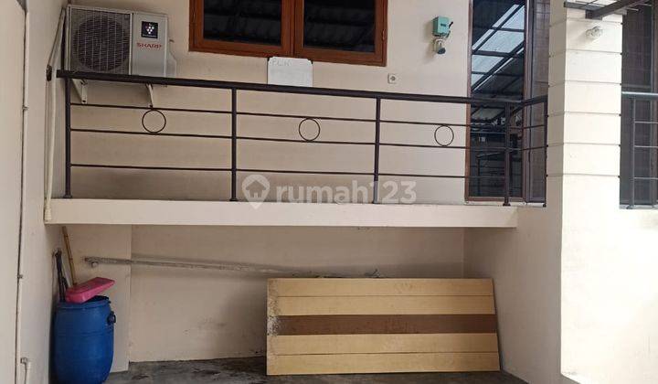 Dijual Rumah Tinggal 2 Lantai Nyaman Siap Huni di Komplek Elite Setraduta Bandung 2