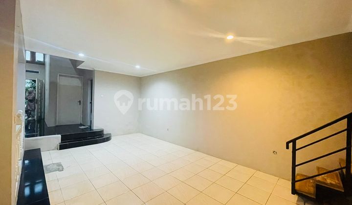 Dijual Rumah Nyaman dan Asri siap Huni Lokasi strategis di Kota Baru Parahyangan Bandung