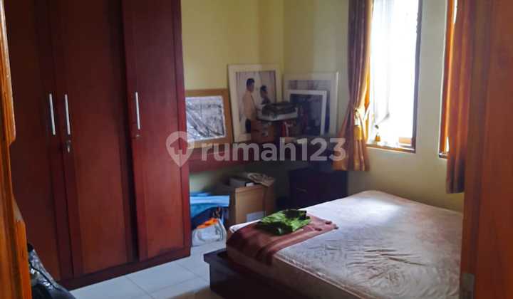 Dijual Rumah Hitung Tanah Siap Pakai Lokasi di Jalan Kembar Bandung 1