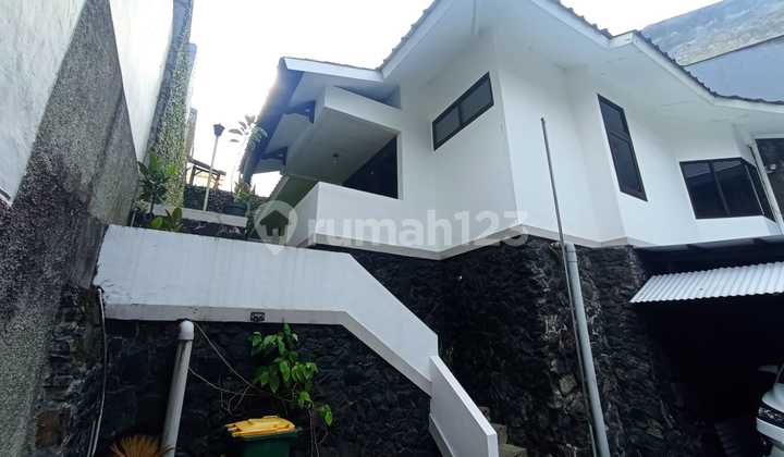 Dijual Rumah 2 Lantai Nyaman Siap Huni Minimalis Lokasi di Sukamulya Bandung