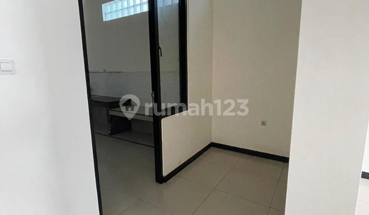 For Sale 2-Story House Ready to Occupancy Hook Position Located in Taman Kopo Indah 5 Bandung 2