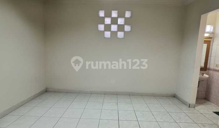 Dijual Rumah 2 Lantai Siap Huni Bekas Kantor Lokasi strategis di Mainroad BKR -Laswi Bandung 2